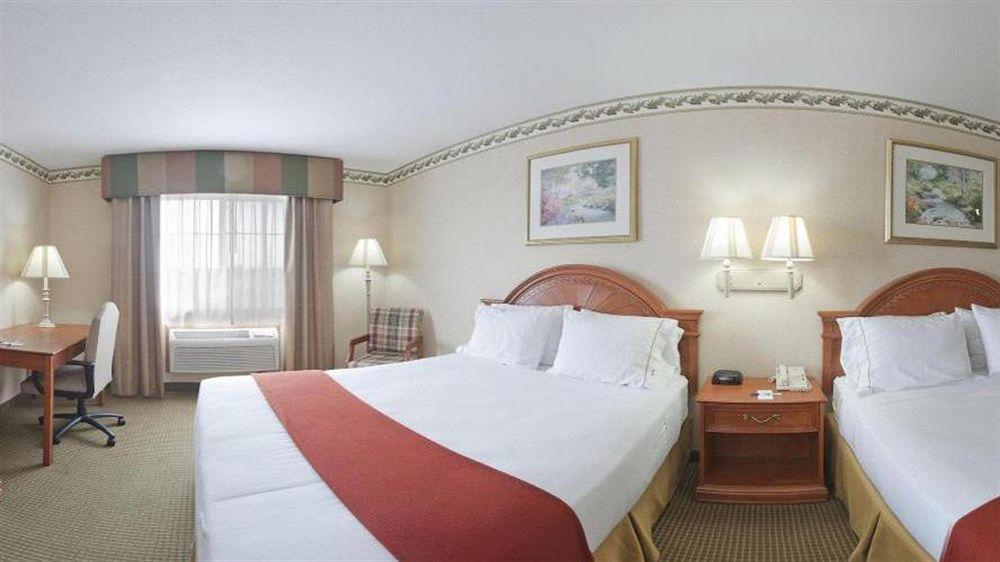 Holiday Inn Express Hotel & Suites Defiance By Ihg Ngoại thất bức ảnh